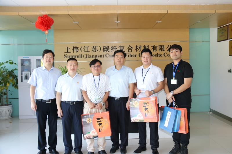 盐城市台办主任羊维元节前走访慰问阜宁台商台企